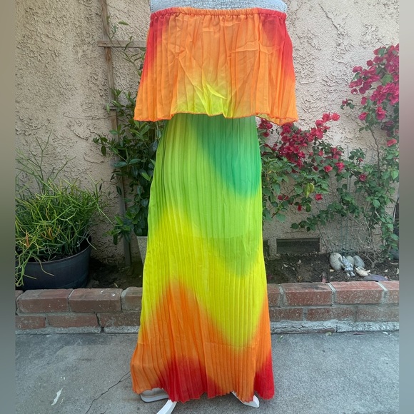 STUNNER PLEATED OFF THE SHOULDER MAXI GRADIENT RAINBOW DRESS- Large ❤️ - Picture 3 of 10